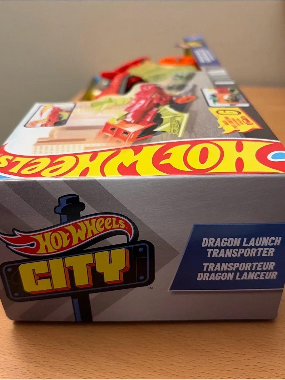 Hot Wheels Dragon Launcher Transporter - Red & Green